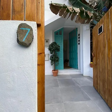 Апартаменты Nueve Pies Surf House *