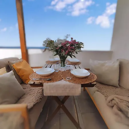 Nueve Pies Surf House * Лас-Пальмас-де-Гран-Канария