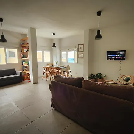 Nueve Pies Surf House * Лас-Пальмас-де-Гран-Канария