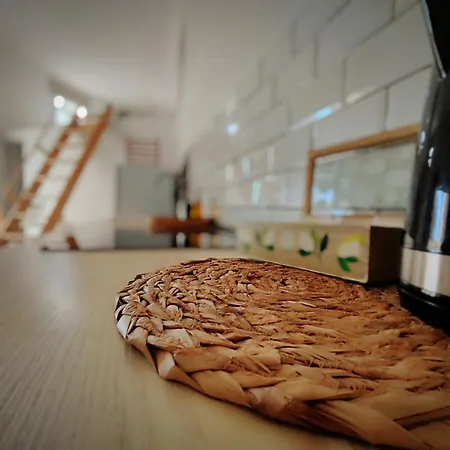 Nueve Pies Surf House *