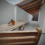 Nueve Pies Surf Casita